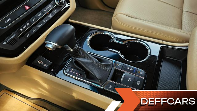 Kia CARNIVAL 9-Seater Noblesse Special купить на сайте DeffCars