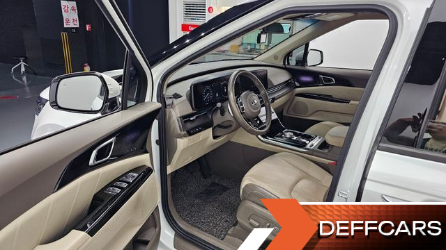 Kia CARNIVAL 9-Seater Signature купить на сайте DeffCars
