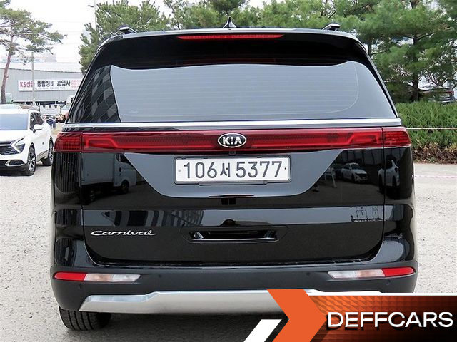 Kia CARNIVAL 9-Seater Signature купить на сайте DeffCars