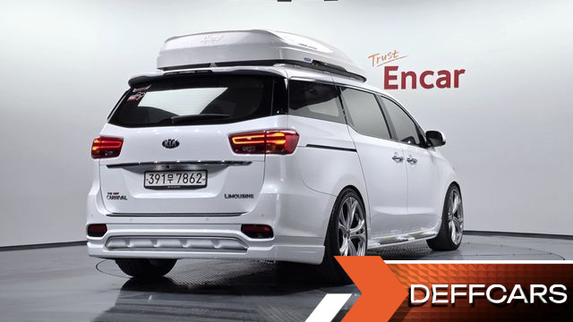 Kia CARNIVAL 7-Seater Limousine President купить на сайте DeffCars