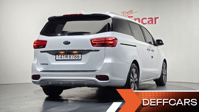 Kia CARNIVAL 9-Seater Luxury купить на сайте DeffCars