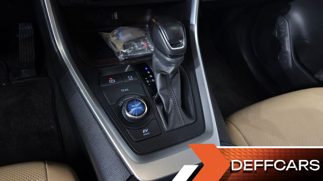 Toyota RAV4 2,5 4WD Hybrid LTD купить на сайте DeffCars