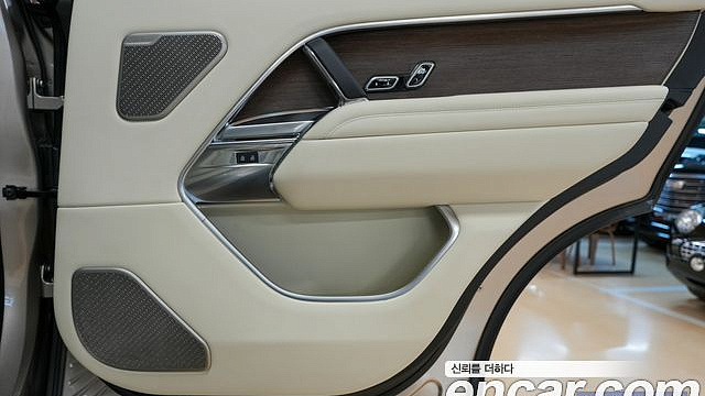 Land Rover RANGE ROVER P530 Autobiography Long Wheel Base купить на сайте DeffCars