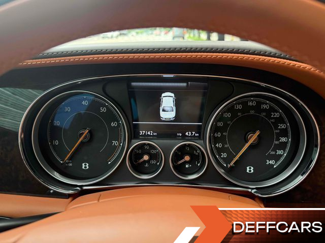 Bentley FLYING SPUR 4.0 купить на сайте DeffCars