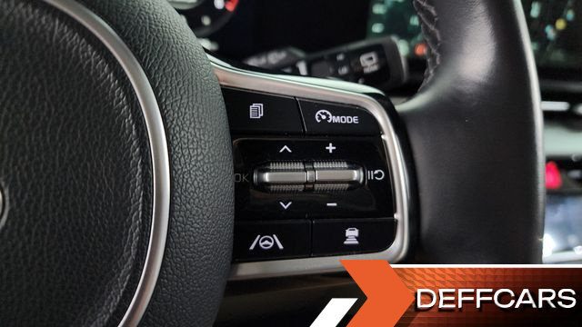 Kia CARNIVAL 7-Seater Signature купить на сайте DeffCars