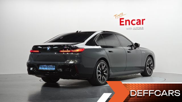 BMW I7 M70 xDrive M Performance купить на сайте DeffCars