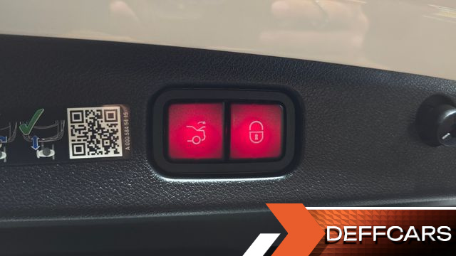 Mercedes E-CLASS E300 4MATIC Exclusive купить на сайте DeffCars