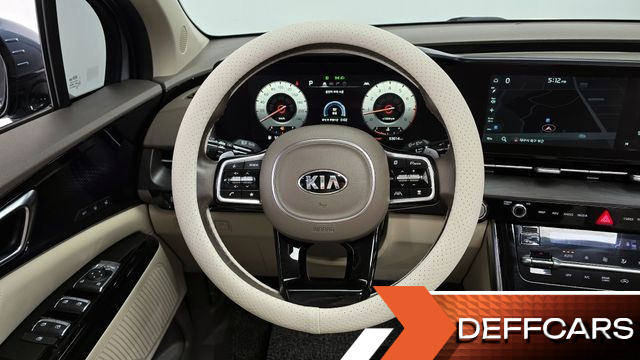 Kia CARNIVAL Gasoline 7-Seater Signature купить на сайте DeffCars