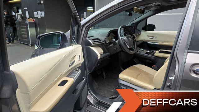 Toyota SIENNA 2.5 Hybrid 2WD купить на сайте DeffCars