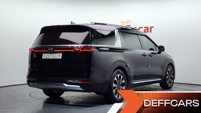 Kia CARNIVAL 9-Seater Signature купить на сайте DeffCars