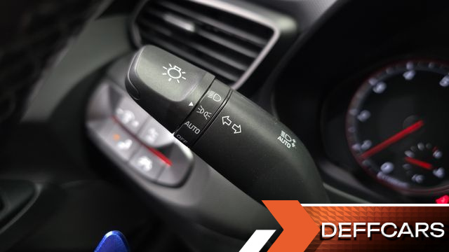 Hyundai VELOSTER 1.6 Turbo Sport Core купить на сайте DeffCars
