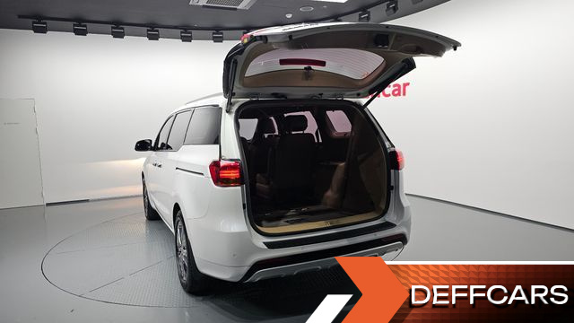 Kia CARNIVAL 7-seater Limousine VIP купить на сайте DeffCars