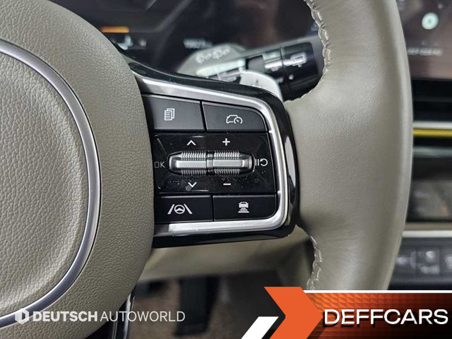 Kia CARNIVAL Gasoline 9-Seater Signature купить на сайте DeffCars