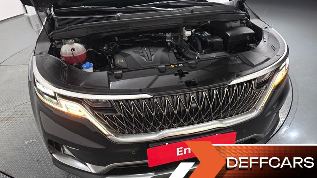 Kia CARNIVAL Gasoline 7-Seater Signature купить на сайте DeffCars