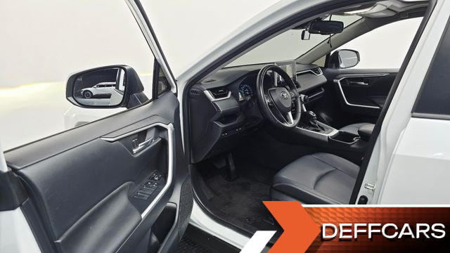 Toyota RAV4 2.5 2WD Hybrid XLE купить на сайте DeffCars