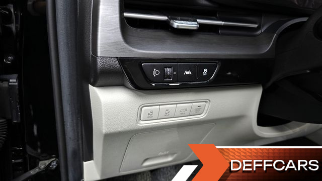 Kia CARNIVAL 9-Seater Signature купить на сайте DeffCars