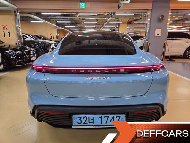Porsche TAYCAN 4S купить на сайте DeffCars