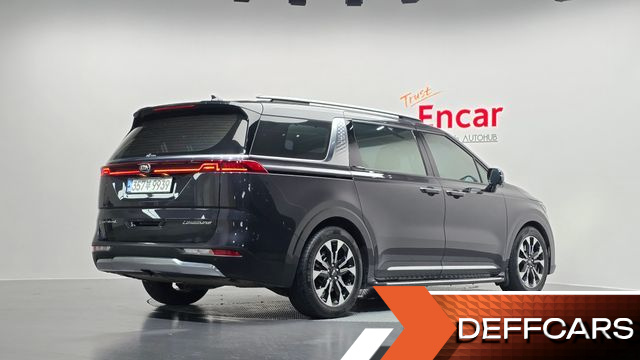 Kia CARNIVAL 7-Seater Signature купить на сайте DeffCars
