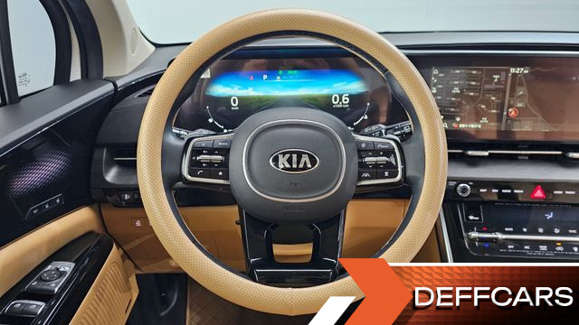Kia CARNIVAL Gasoline 7-Seater Signature купить на сайте DeffCars