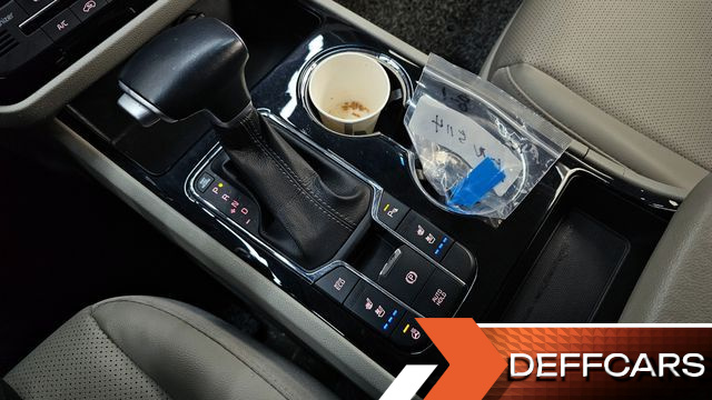 Kia CARNIVAL 9-Seater Prstige купить на сайте DeffCars