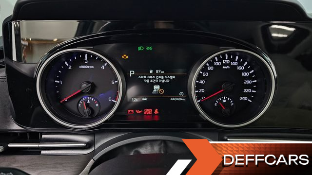 Kia CARNIVAL 9-Seater Noblesse купить на сайте DeffCars