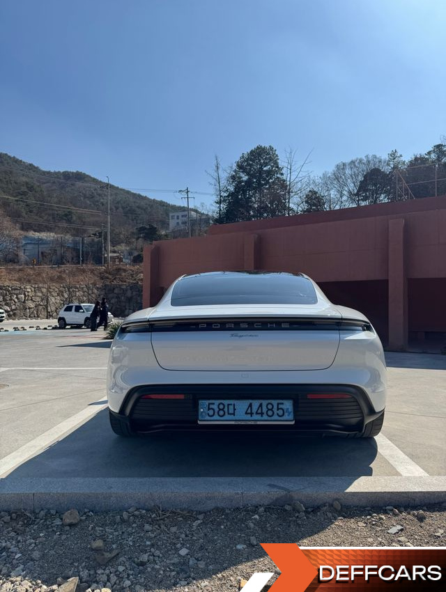 Porsche TAYCAN Base купить на сайте DeffCars