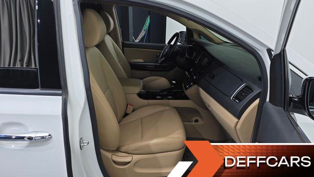 Kia CARNIVAL 9-Seater Hi-Limousine Luxury купить на сайте DeffCars