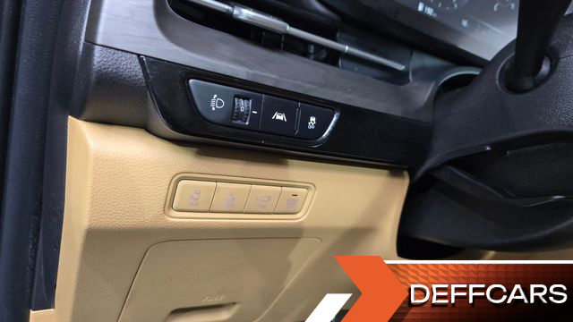 Kia CARNIVAL 7-Seater Signature купить на сайте DeffCars