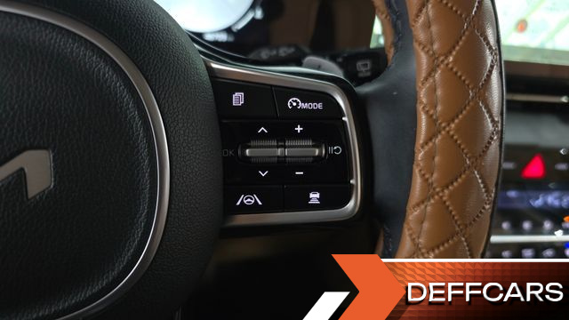 Kia CARNIVAL Gasoline 7-Seater Signature купить на сайте DeffCars