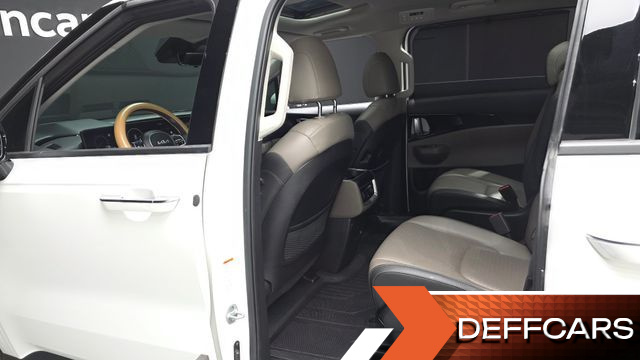Kia CARNIVAL Gasoline 9-Seater Signature купить на сайте DeffCars