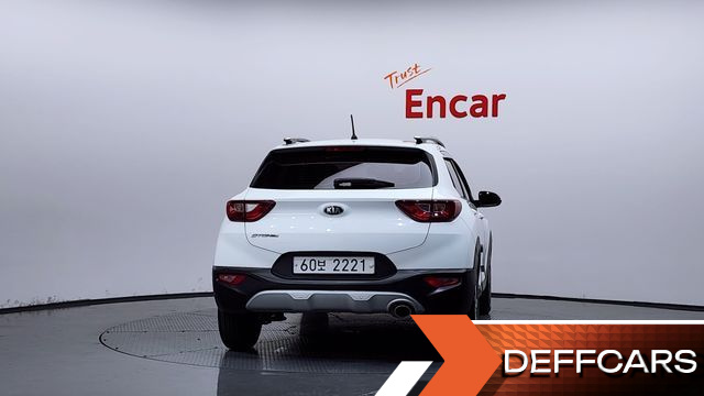 Kia STONIC 1.4 Deluxe купить на сайте DeffCars