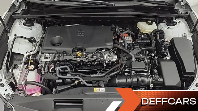 Toyota CAMRY 2.5 XLE Hybrid купить на сайте DeffCars