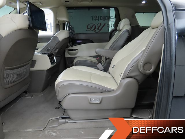 Kia CARNIVAL 9-Seater Signature купить на сайте DeffCars