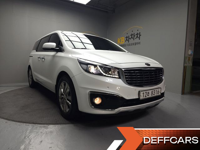 Kia CARNIVAL 7-seater Limousine VIP купить на сайте DeffCars