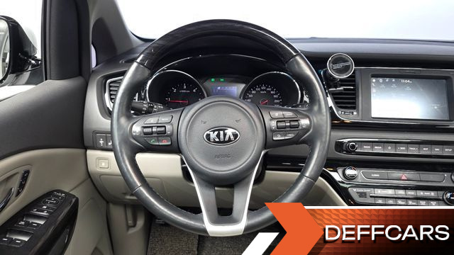 Kia CARNIVAL 7-seater Limousine President купить на сайте DeffCars