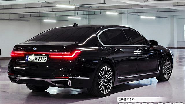 BMW 7-SERIES 740Li xDrive Design Pure Excellence купить на сайте DeffCars