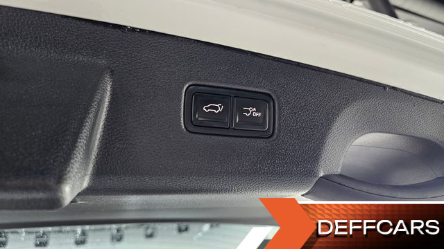 Kia CARNIVAL Gasoline 9-Seater Signature купить на сайте DeffCars
