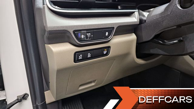 Kia CARNIVAL 9-Seater Prestige купить на сайте DeffCars