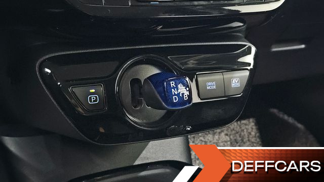 Toyota PRIUS 1.8 купить на сайте DeffCars