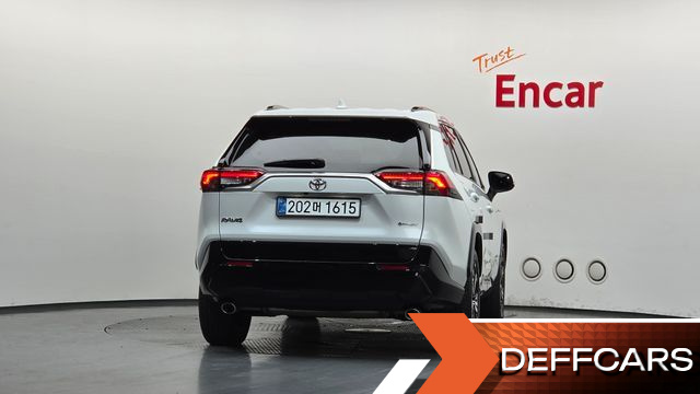 Toyota RAV4 2.5 4WD PHEV XSE купить на сайте DeffCars