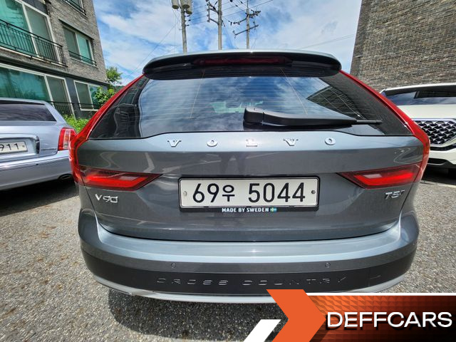 Volvo V90 T5 Pro AWD купить на сайте DeffCars