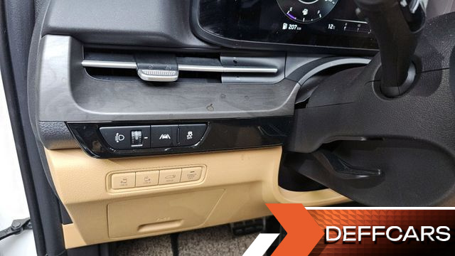 Kia CARNIVAL Gasoline 7-Seater Signature купить на сайте DeffCars