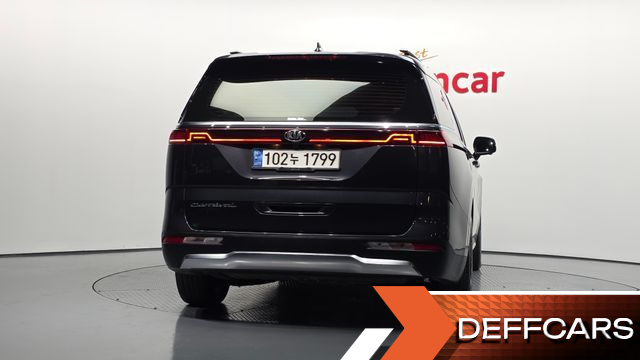 Kia CARNIVAL 9-Seater Signature купить на сайте DeffCars