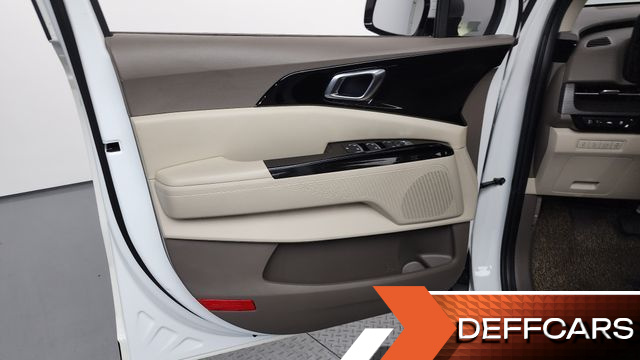 Kia CARNIVAL 9-Seater Noblesse купить на сайте DeffCars