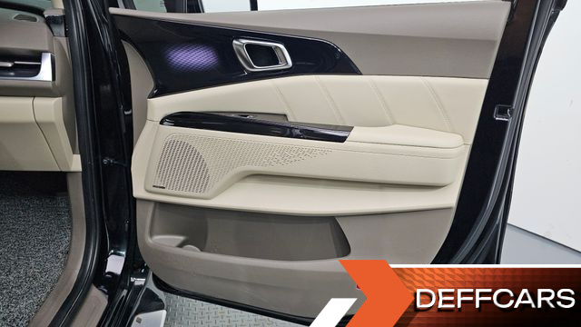 Kia CARNIVAL Gasoline 9-Seater Hi-Limousine Signature купить на сайте DeffCars