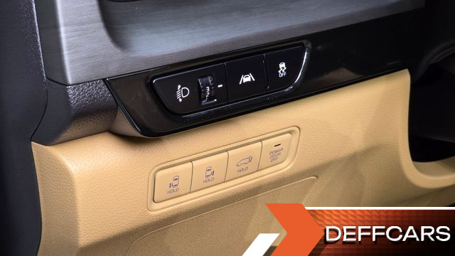 Kia CARNIVAL 7-Seater Signature купить на сайте DeffCars