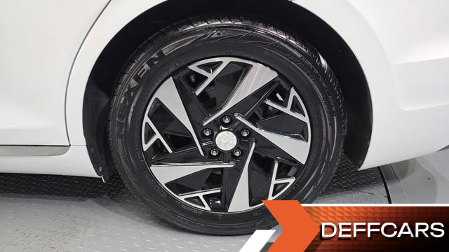 Hyundai GRANDEUR Le Blanc купить на сайте DeffCars