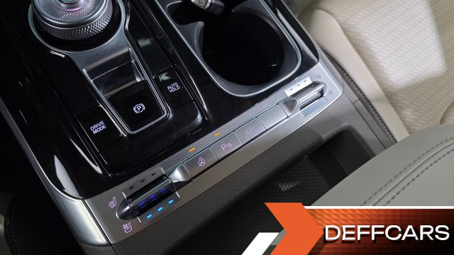 Kia CARNIVAL Gasoline 7-Seater Signature купить на сайте DeffCars