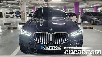 BMW X5 xDrive 40i M Sport BMW X5 xDrive 40i M Sport купить по цене 13 135 858.77 ₽  на сайте DeffCars