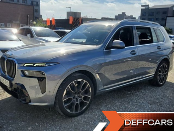 BMW X7 xDrive 40i M Sport 6STR BMW X7 xDrive 40i M Sport 6STR купить по цене 14 352 938.11 ₽  на сайте DeffCars